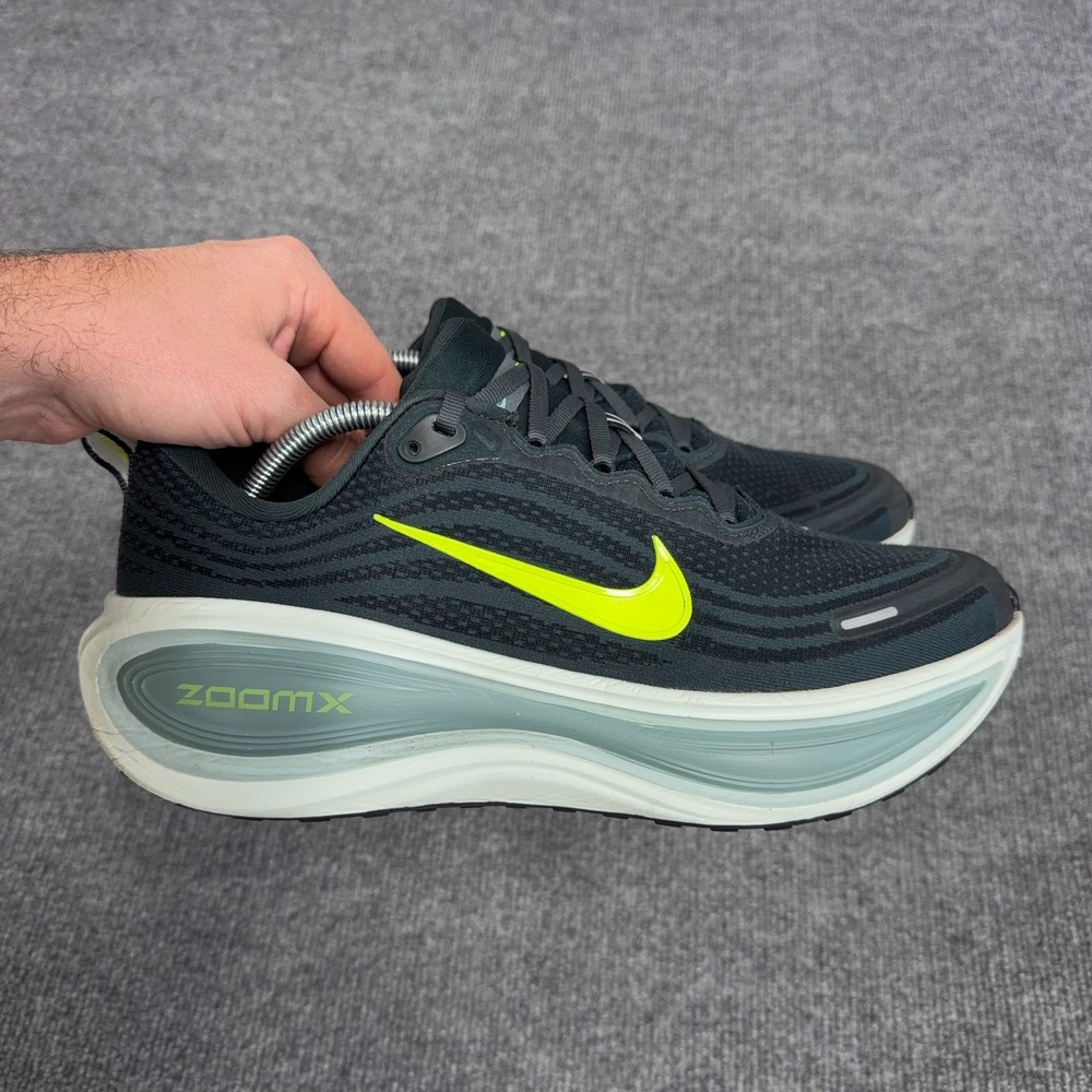 Nike Vomero Plus Men Size 10.5 Running Shoes Mesh Low Top Seaweed/Cannon/Volt
